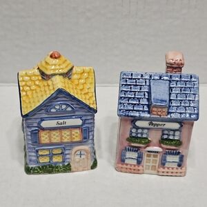 Vintage Avon Cottage Collection House Salt and Pepper Shakers Set – 1997 Ceramic